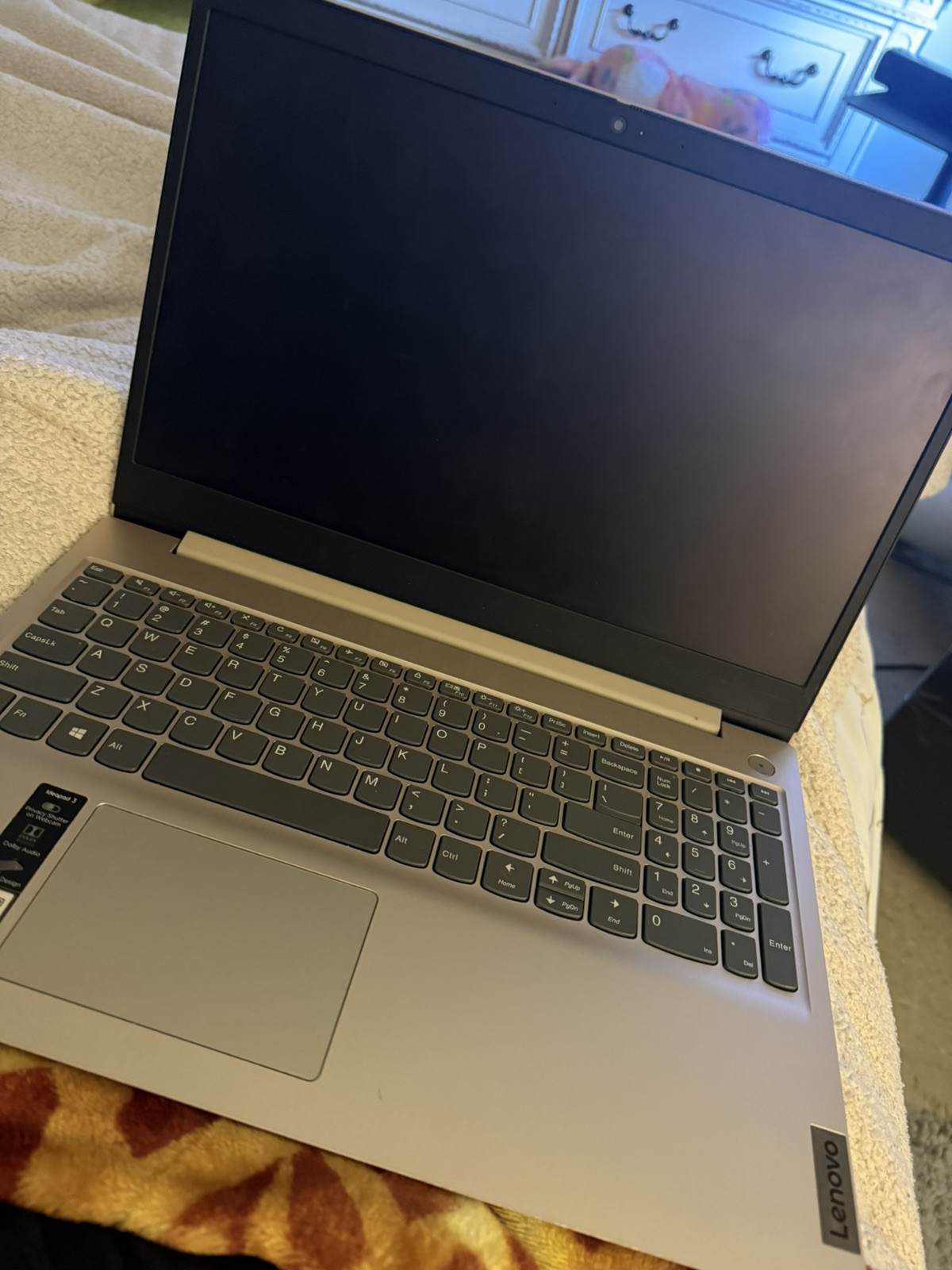 Lenovo IdeaPad 3 Chromebook 15.6” (128GB eMMC Intel Pentium Silver N6000 1.1GHz