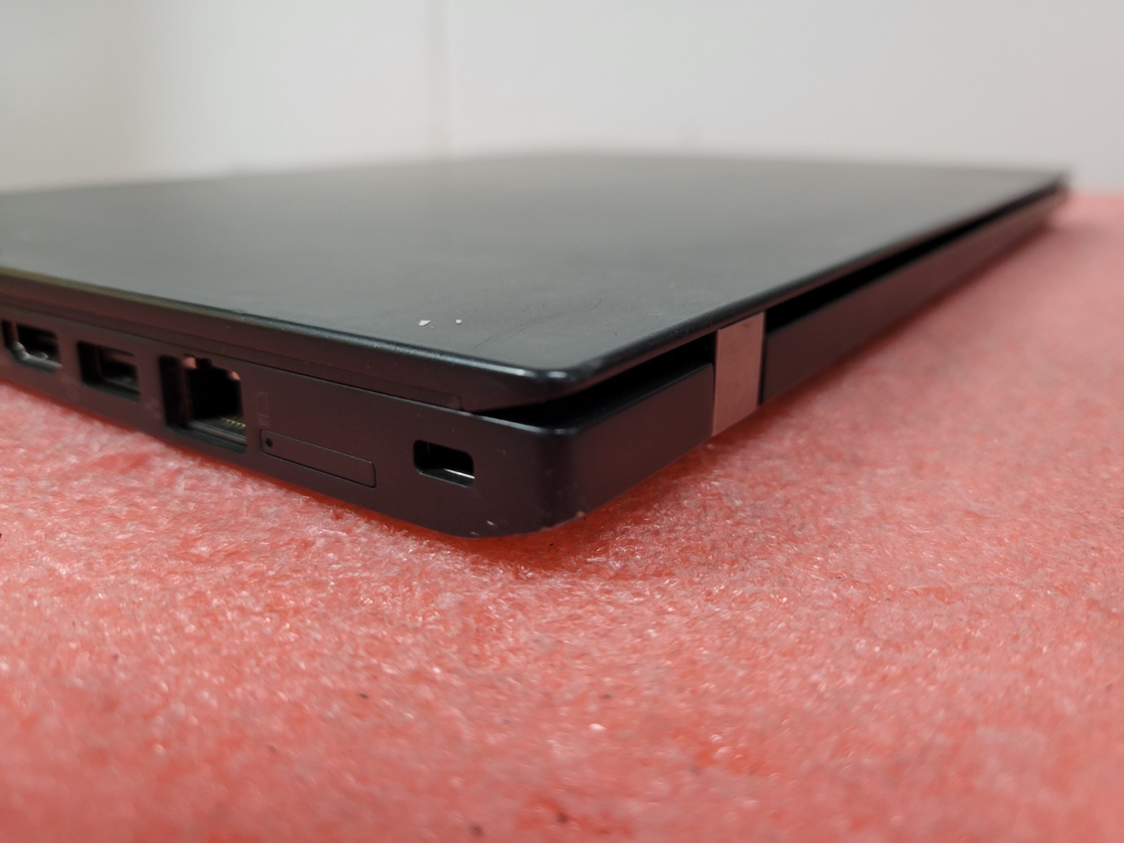 Lenovo ThinkPad T460S 14″ i5-6300U 4GB RAM (No OS/SSD) *AS IS/Read* | LP519