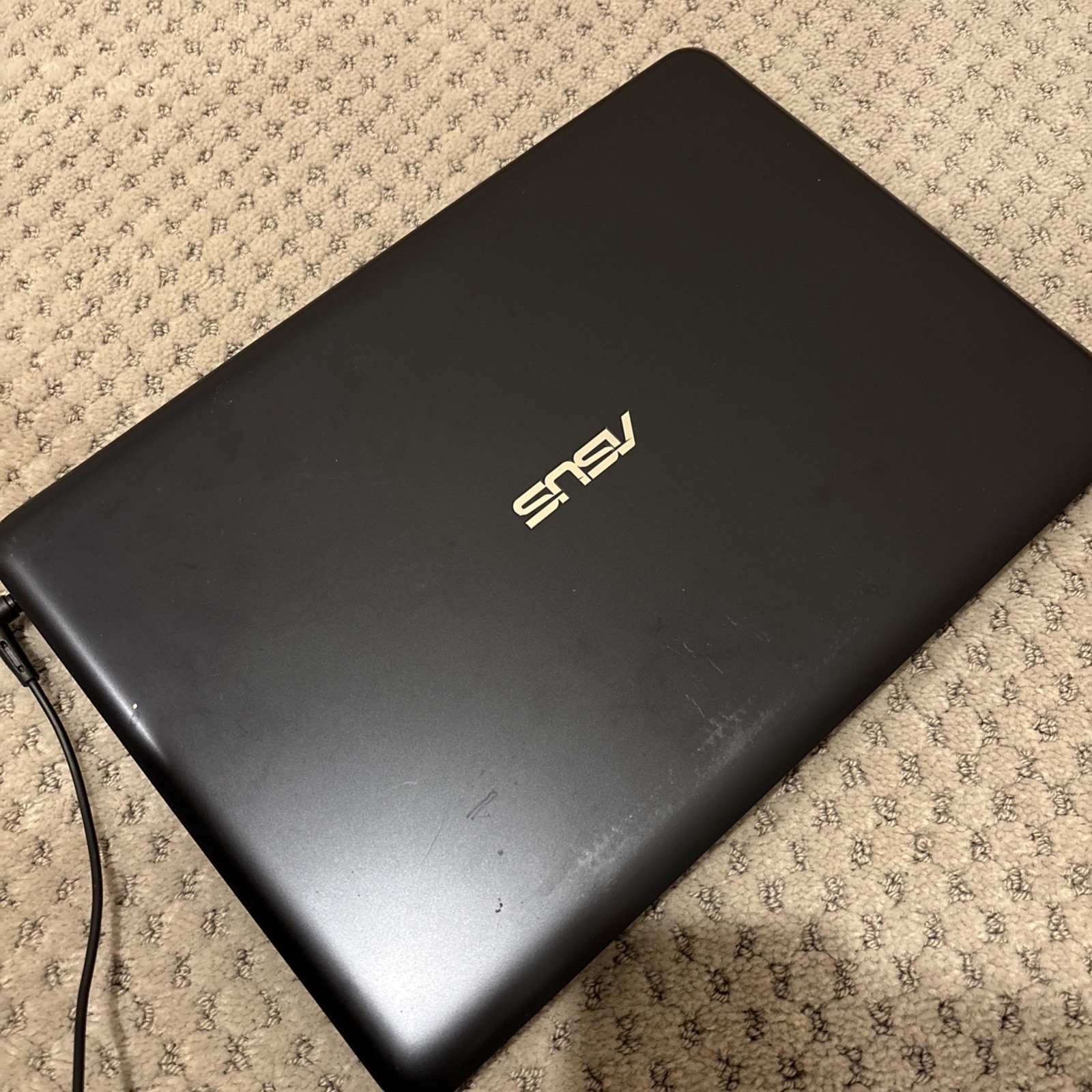 ASUS L402W Laptop Computer & Charger 4GB Ram Windows 10 S AMD E2 NEEDS BATTERY