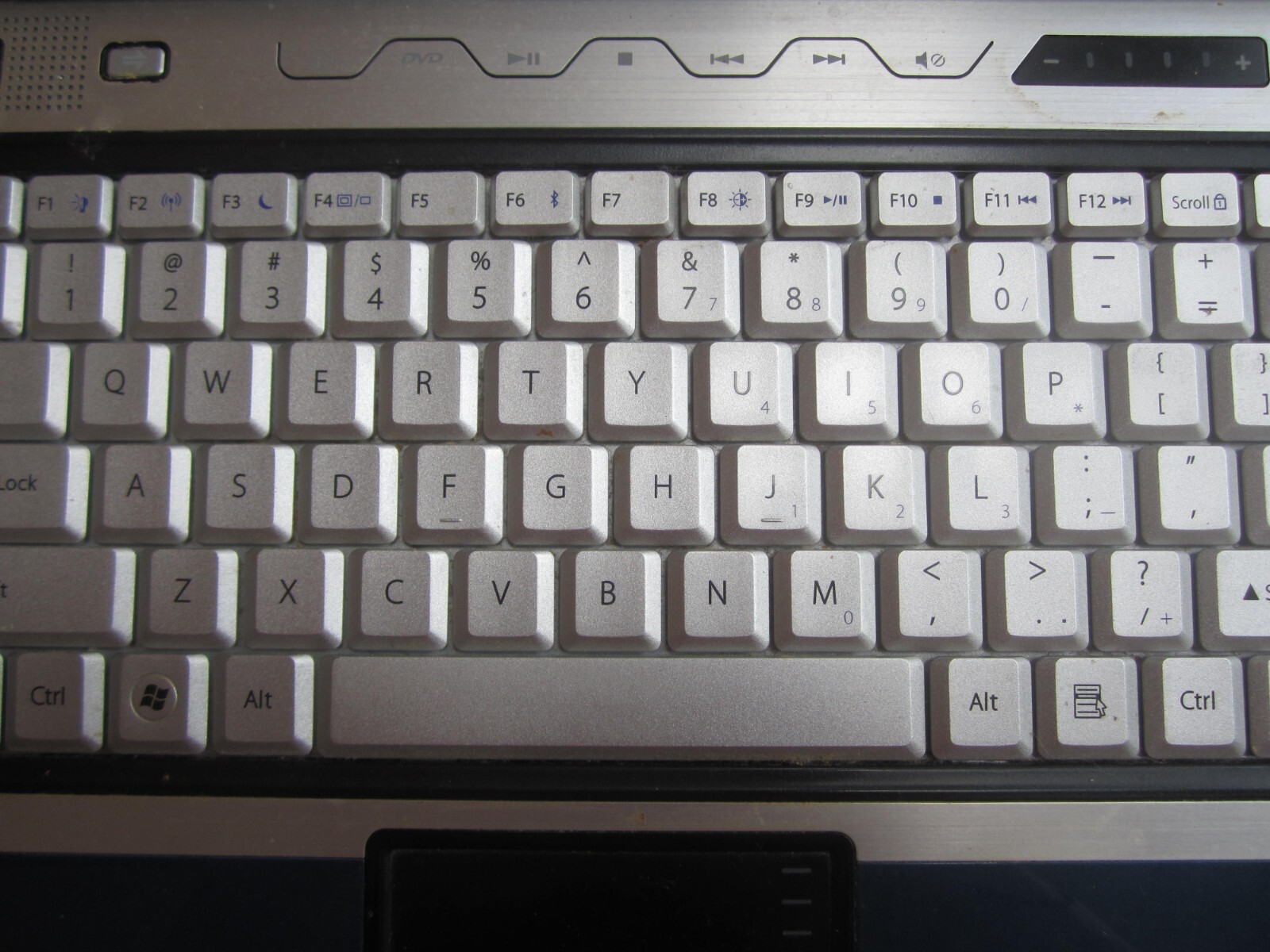 FOR PARTS – BLUE GATEWAY T-6836 W350I T-SERIES Laptop 2GBRAM NoHD BOOTS TO BIOS