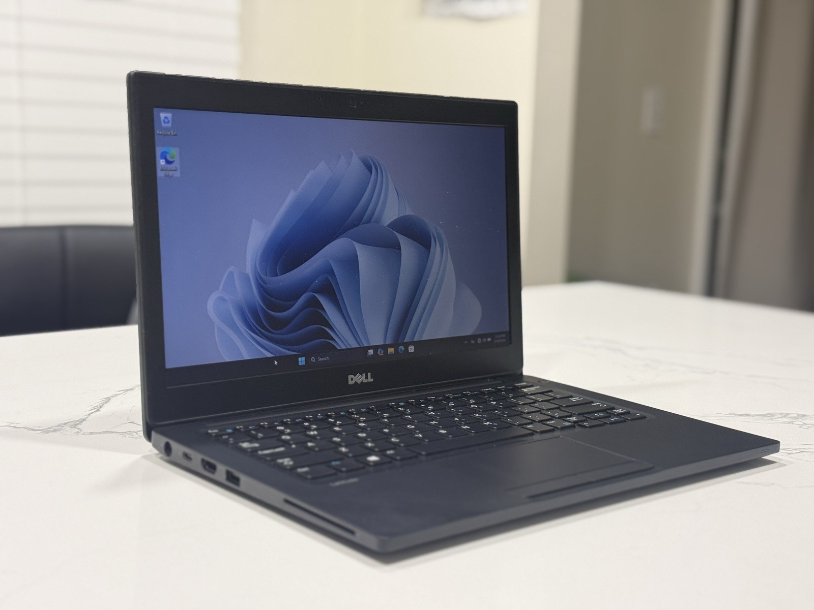 Dell Latitude 7280 13″ | Intel Core i5 | 8 GB RAM | 256 GB SSD | Windows 11 Pro