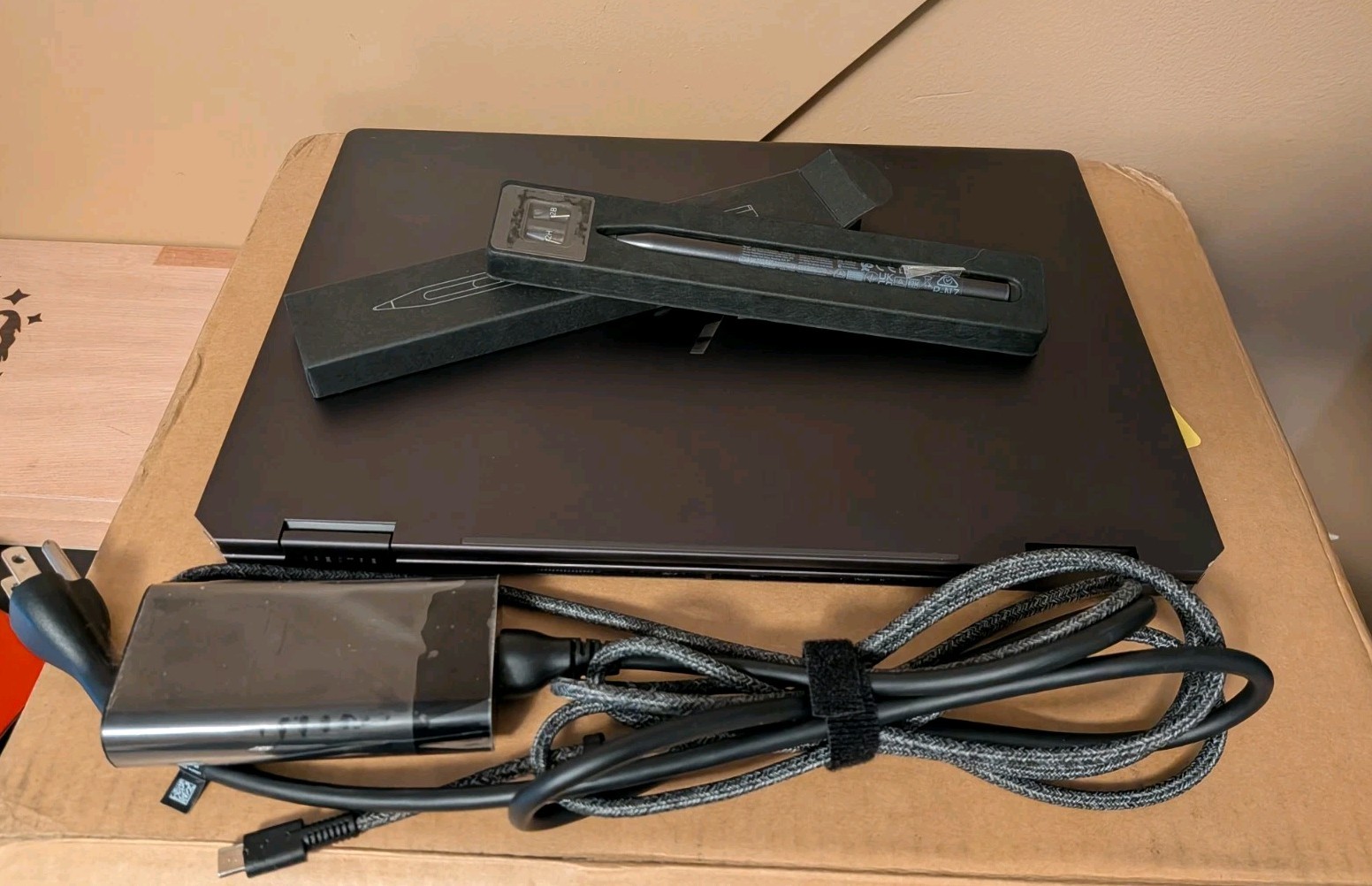 HP Spectre x360 2-in-1 14″ 2.8K OLED Touch Ultra 7 155H 32GB 1TB SSD – Excellent