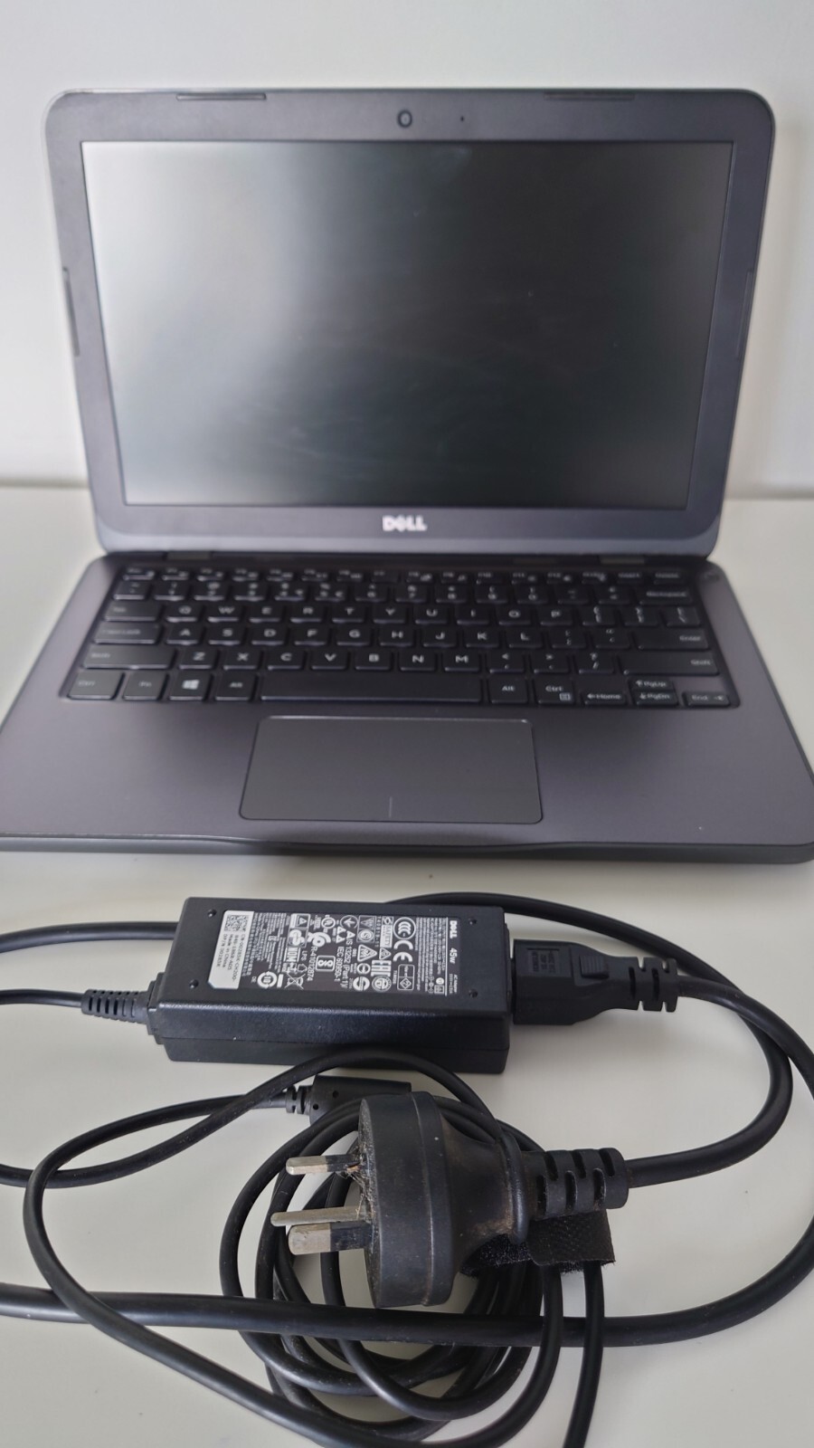 Laptop Dell P24T Inspiron 3180 11.6″ with Charger – Working