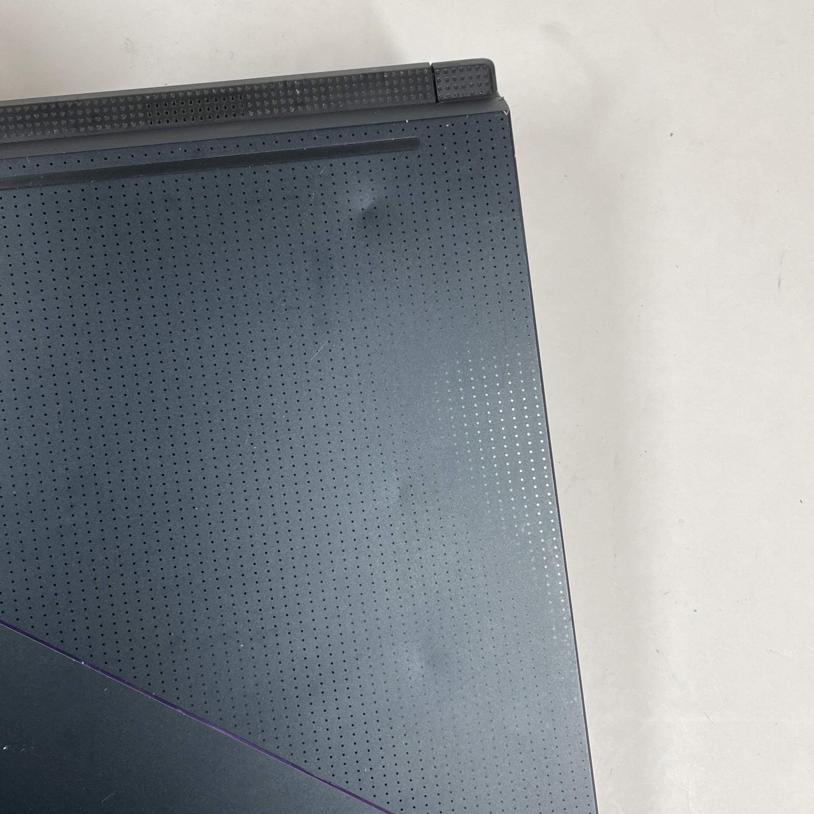 Asus ROG Zephyrus Duo 16 GX650 16″ Ryzen 9 6900HX 3.3GHz 32GB RAM 1TB SSD GeForc