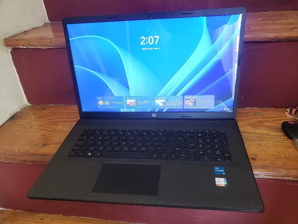 17.3″ HP 17T-CN200 12TH GEN CORE i5-1235U 256GB SSD 16GB RAM WIN11H LAPTOP