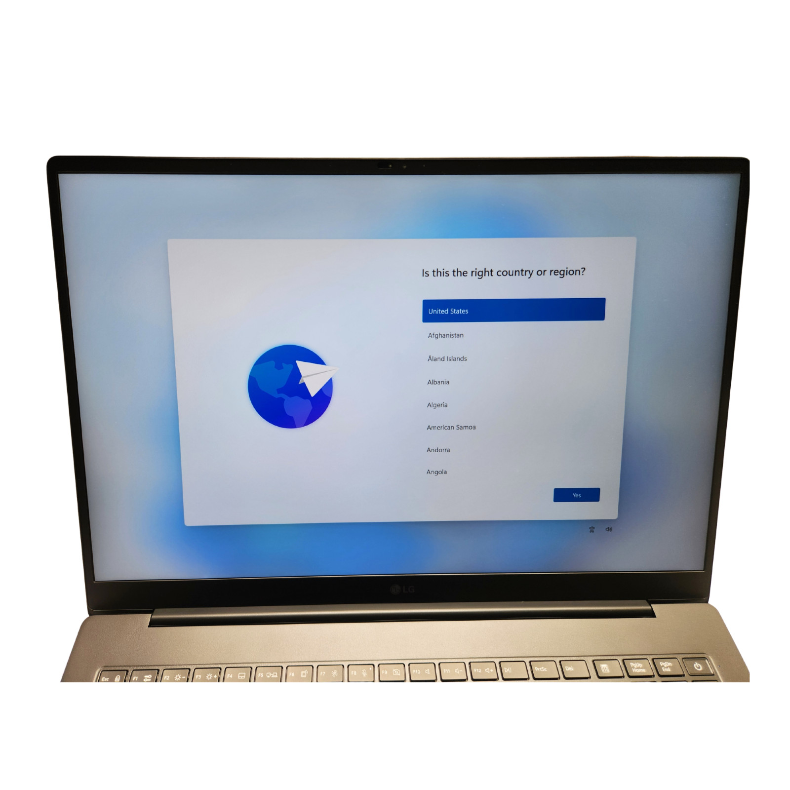 LG Gram Pro 17″ WQXGA Intel Ultra 7 32GB RAM 2TB SSD Win 11 Home, Black