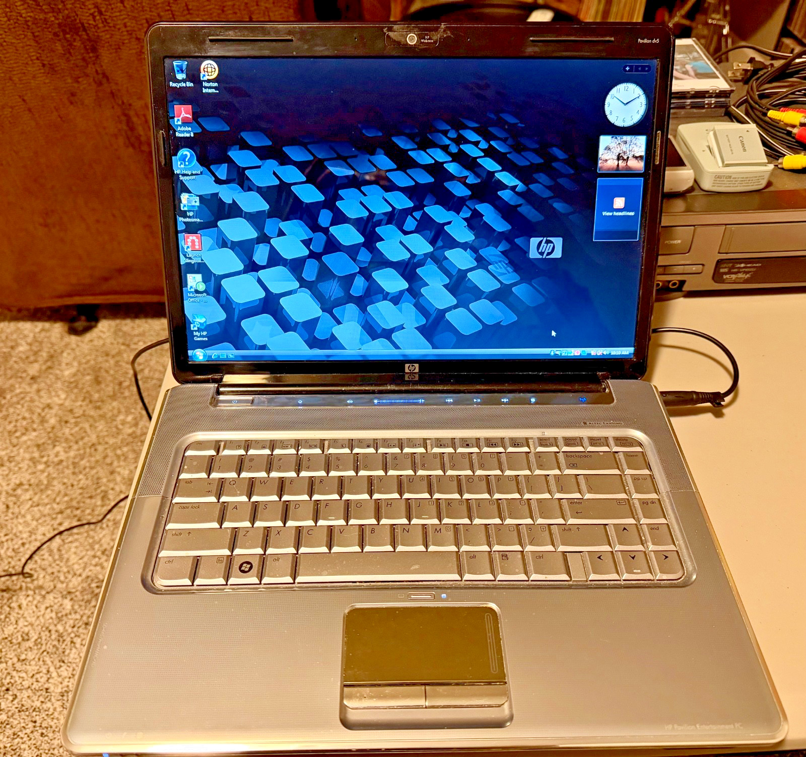 HP Pavilion dv51000US Laptop w LightScribe DVD burner- NO Hard Drive NO Battery
