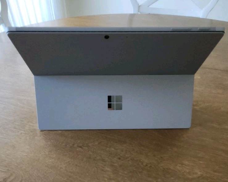 Microsoft Surface Pro 7+ plus i7, 16GB, 256 SSD, 11th Gen 1165G7 processor,