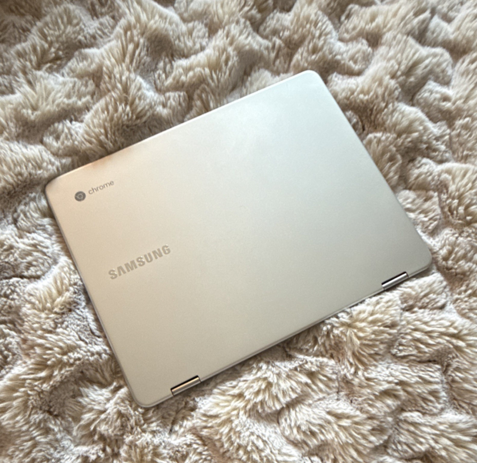 Samsung Chromebook Plus 12.3″ 2-in-1 Touchscreen 4GB 32GB Silver
