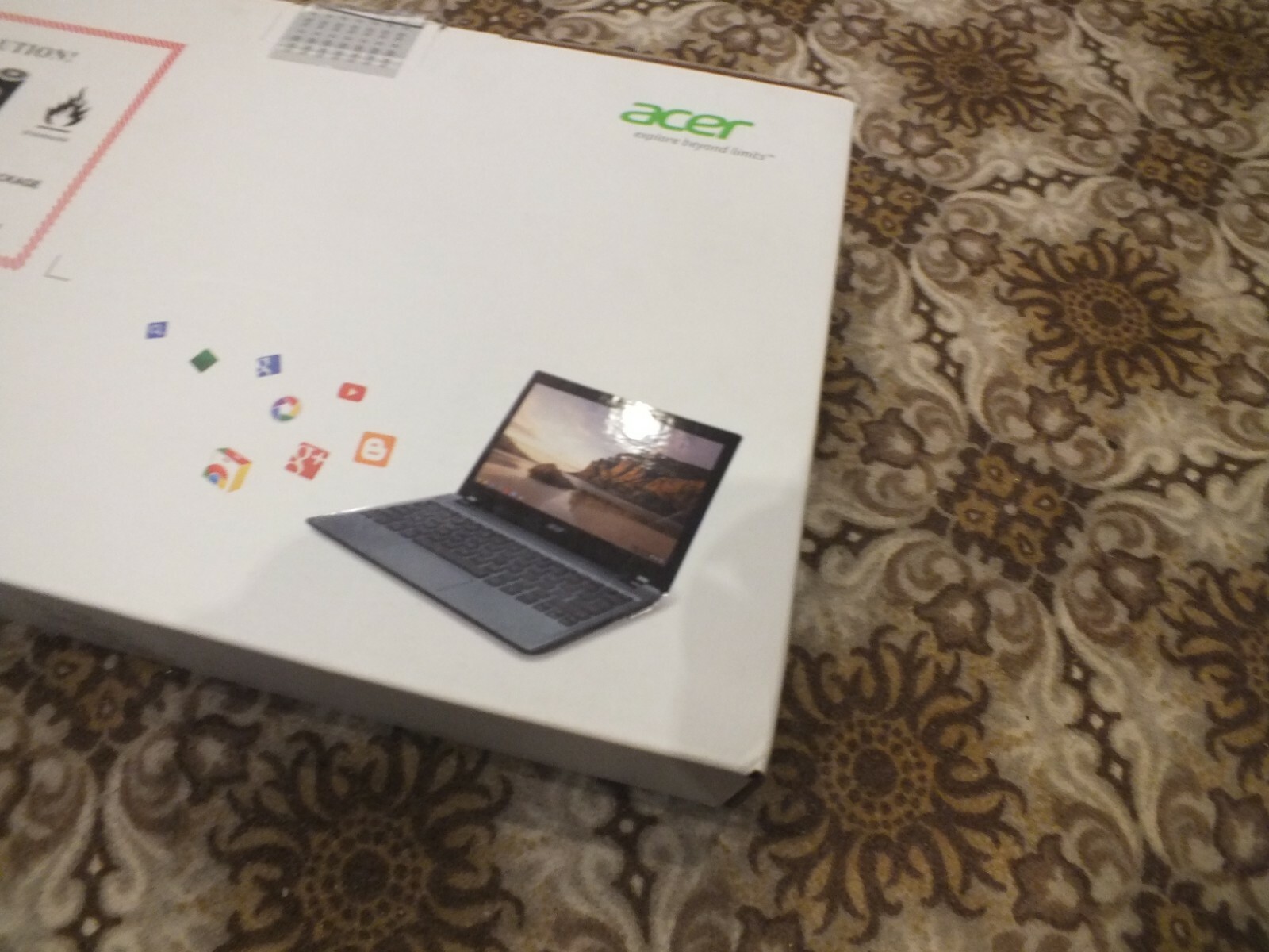 Acer C710 11 inch Chromebook l 8GB RAM l SSD New Lightweight HDMI