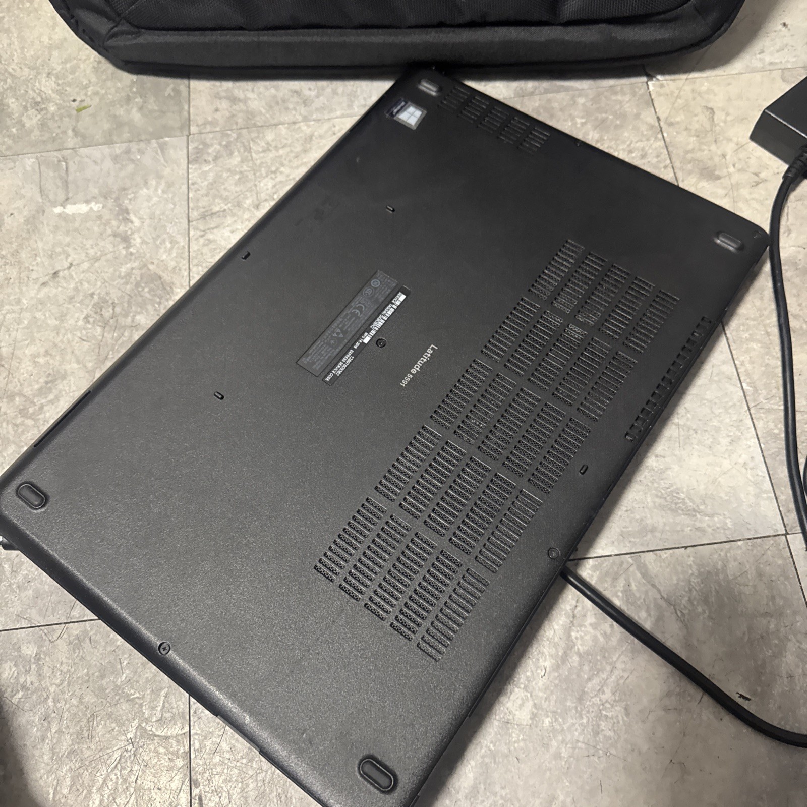 Dell Latitude 5590 15″ i5 8400u 2.4GHz 256GB M.2 SSD 8GB GeForce Webcam W10 Pro
