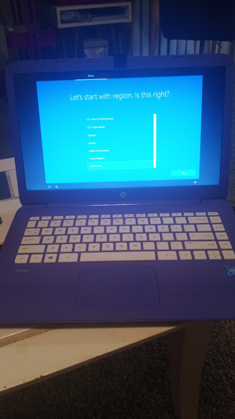 HP Stream 32GB 4GB RAM Intel Celeron N3060 Laptop + Charger + HP Wireless Mouse