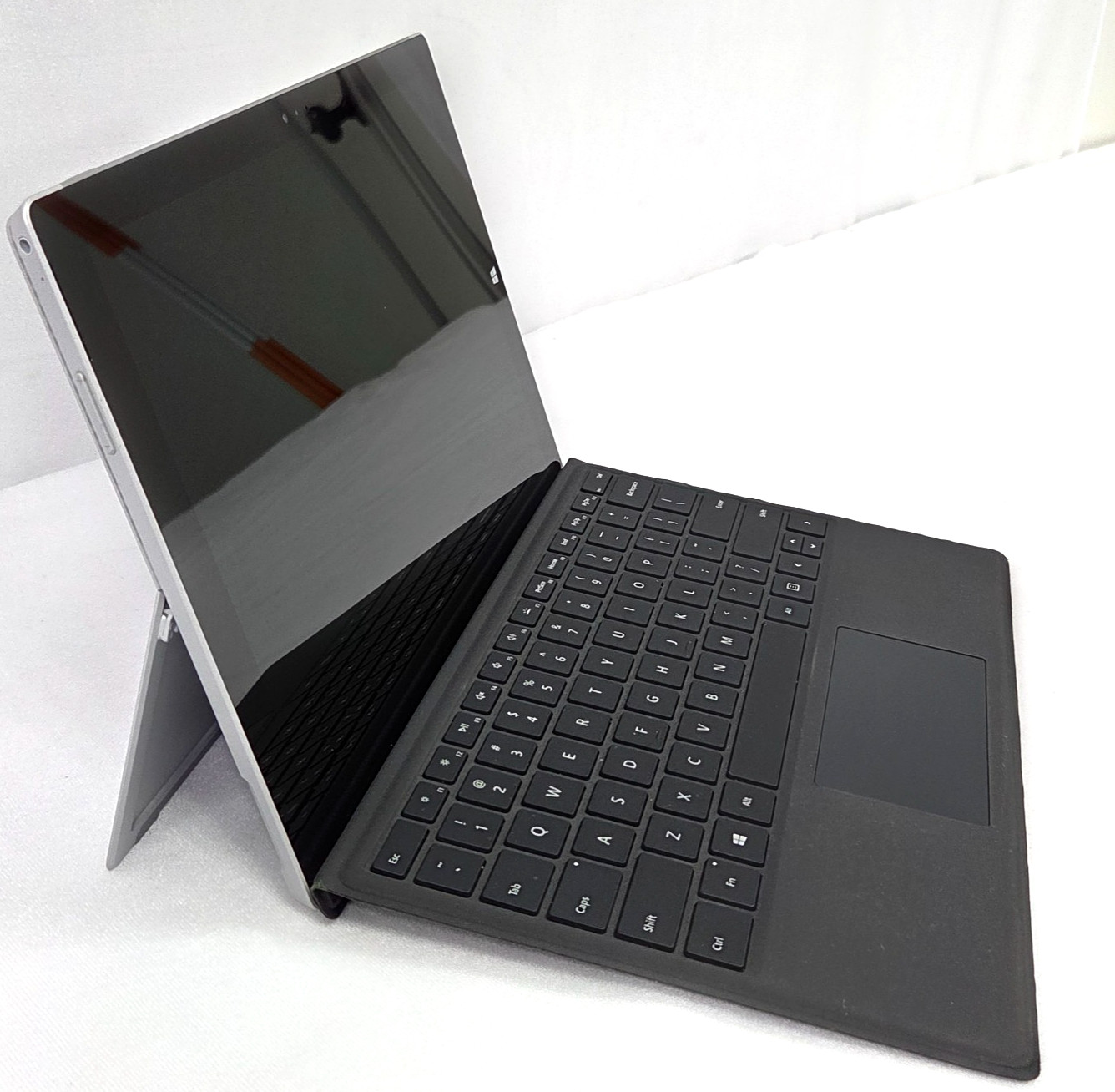 Microsoft Surface Pro 3 Hybrid Tablet i5‑4300U 4GB 128GB SSD Detachable Keyboard