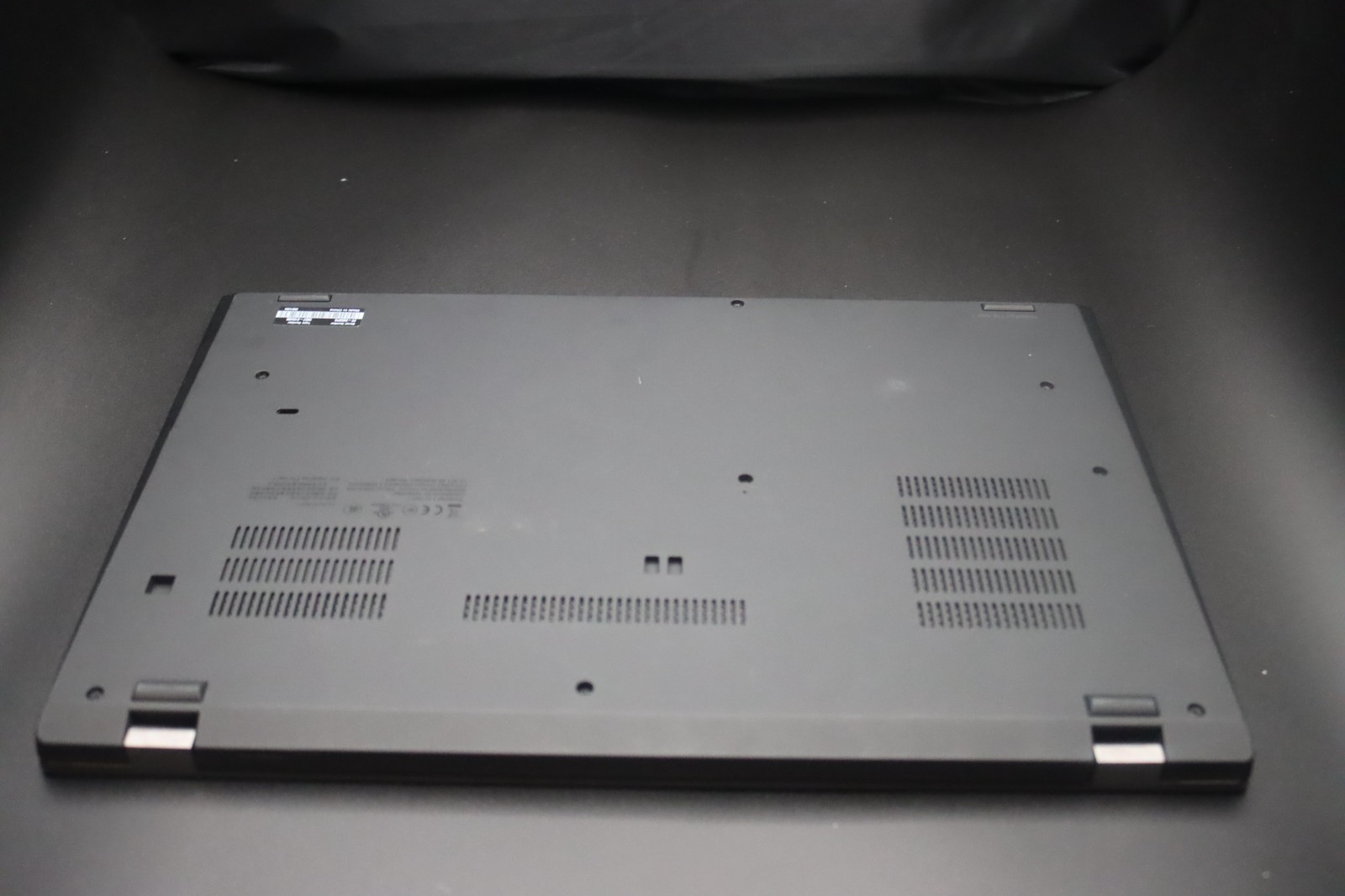 Lenovo ThinkPad T15 Gen 1 1.6 GHz i5-10210U 8GB Ram 256GB SSD – Very Good