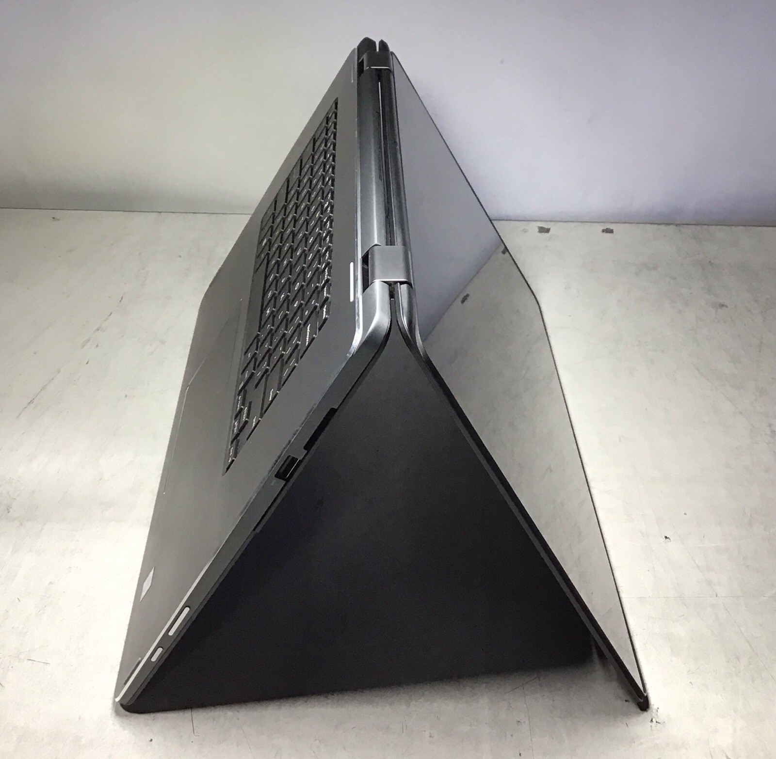 Dell Inspiron 15-7568 Intel i7-6500U @ 2.50GHz 8GB Ram 950GB HDD *SEE PICS