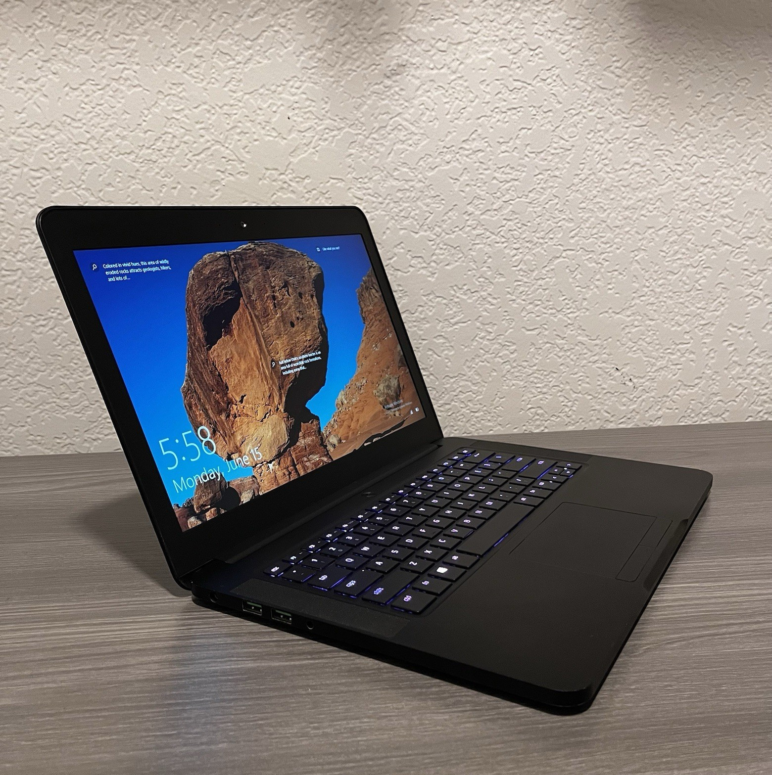 Razer Blade Stealth 14 i7-7700HQ 16GB RAM GEFORCE GTX 1060 6gb (READ)