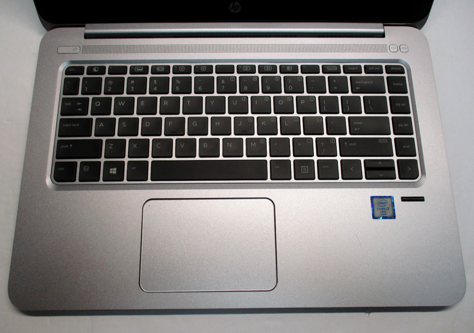 HP Elitebook Folio 1040 G3 14″ i7-6600U 2.6GHz 8GB 256 GB SSD/ W10 Pro