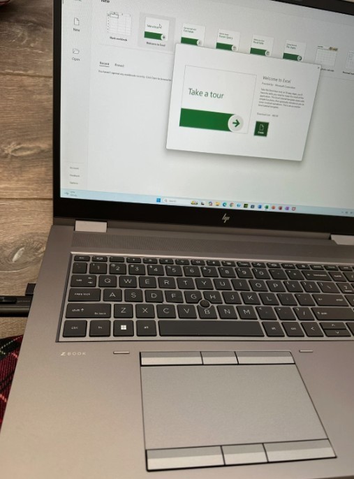 HP ZBook Fury G8 17.3” Laptop i7-11850H 40 GB RAM 1 TB SSD NVIDIA T1200 GPU