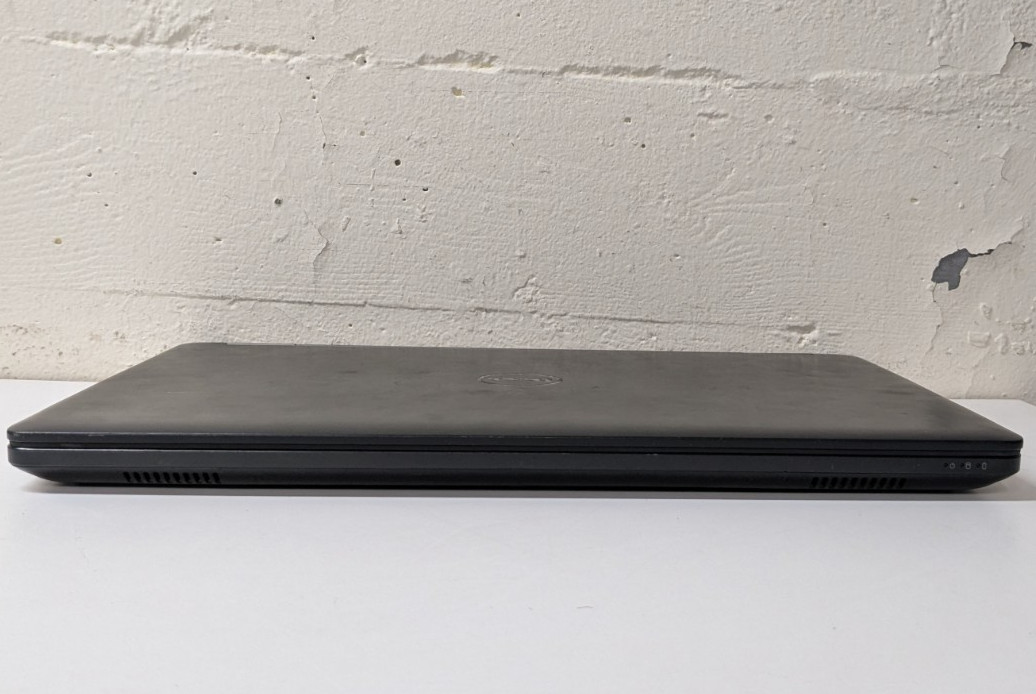 Dell Latitude E5570 15.6″ Intel Core i5-6300U 2.40GHz 8GB No Drive SOLD AS-IS