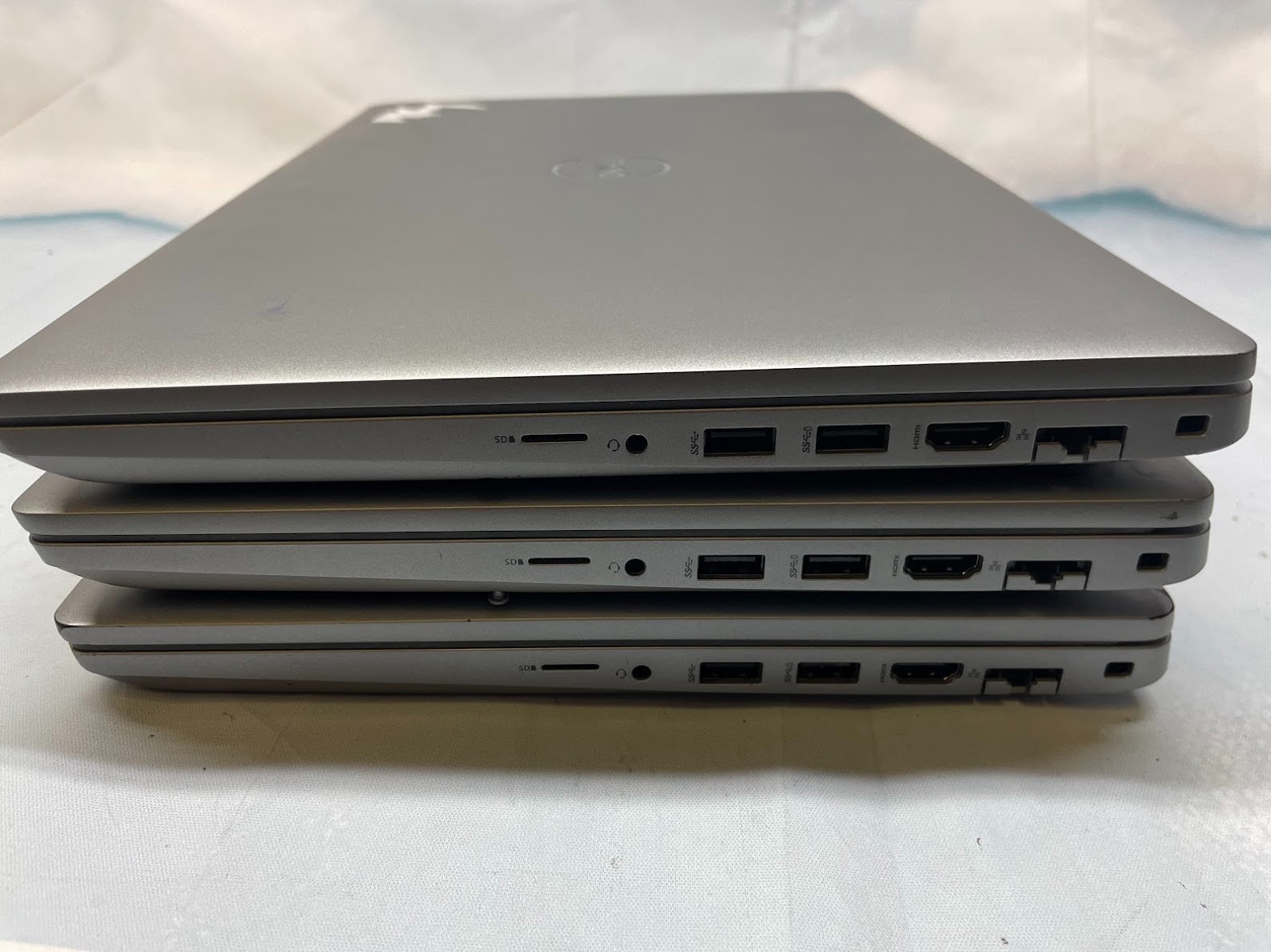 Dell Precision 3561 | i5 11400H | 16GB | Nvidia T600 4GB GPU | NO AC | NO DRIVE