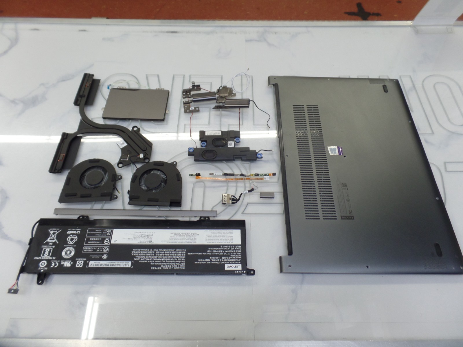 Genuine Lenovo Yoga 730-15IKB 15.6″ Series Parts Battery/Trackpad/heatsink etc.