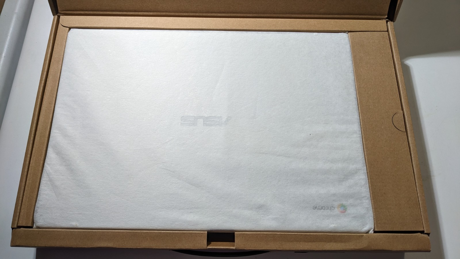 Asus Chromebook (C523NA) 15.6inch HD NanoEdge Display *BROWNBOX