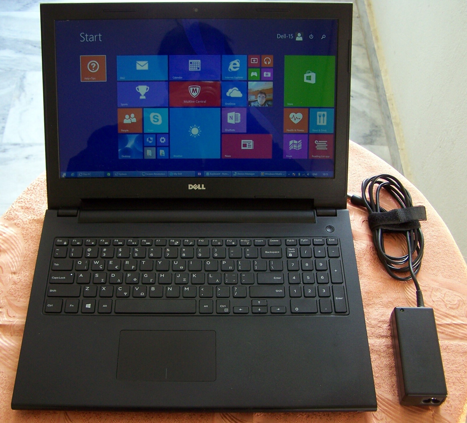 Dell Inspiron 15 AMD A6 1.80GHz 15.6” 4GB Ram 500GB HD ATI Radeon R5-R4 HDMI