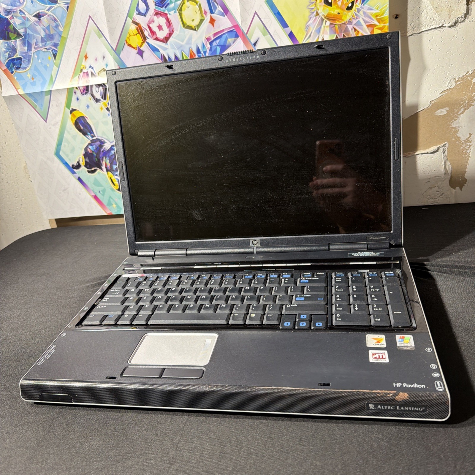 HP Pavilion DV8000 17″ Laptop AMD Turion 64 1.8Ghz 1.25GB Ram Win XP – Radeon