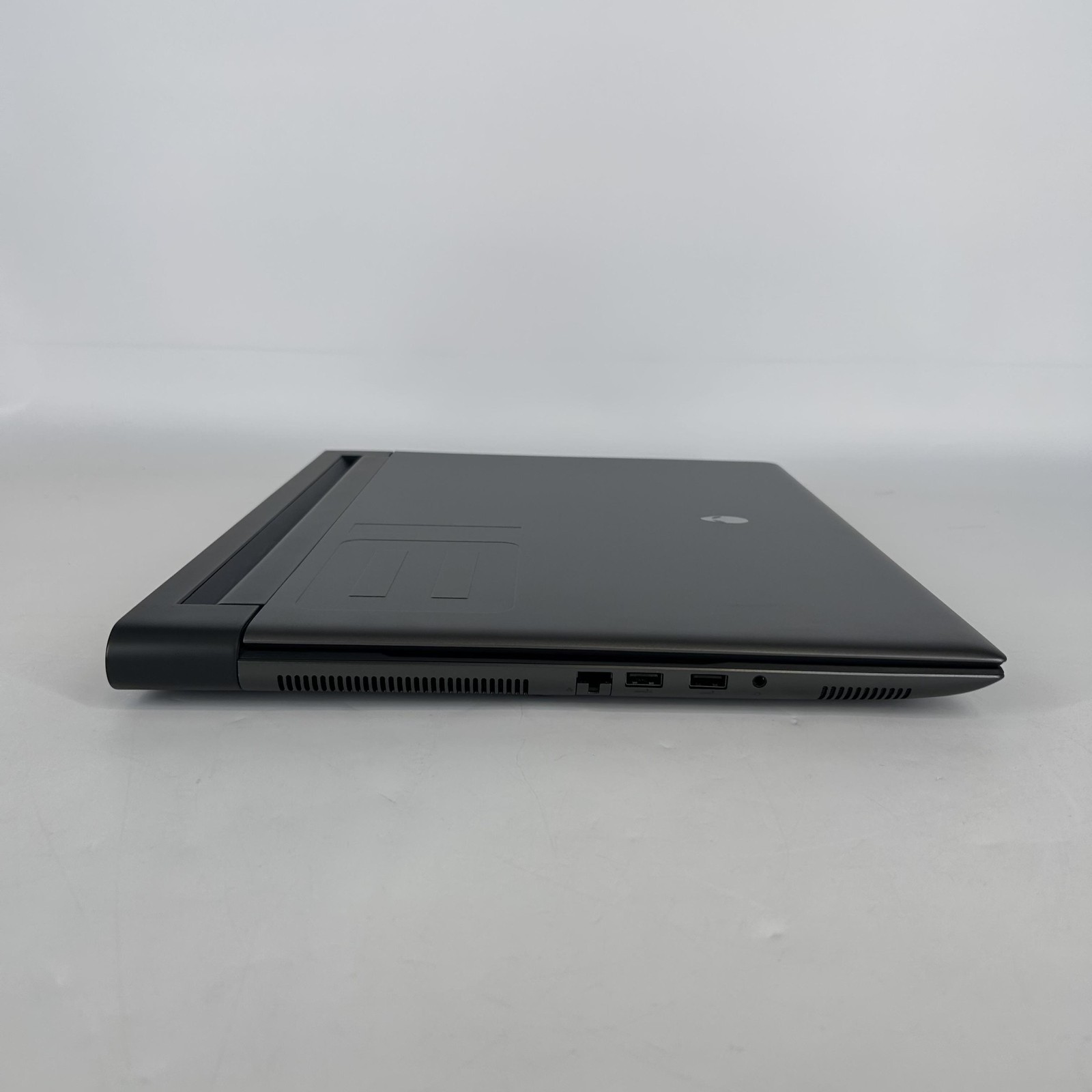 Dell Alienware M18 R1 480Hz FHD+ 2.5 GHz Ryzen 9 7945HX 32GB 1TB SSD RX 7900M