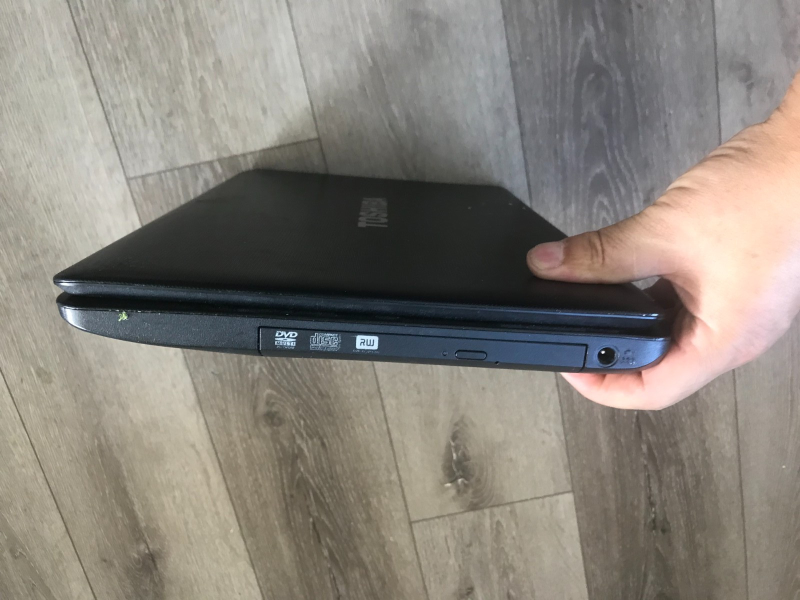 Toshiba Satellite C655-S5049 15.6″ Intel Celeron 900 2.20GHz 2GB RAM 250GB HDD