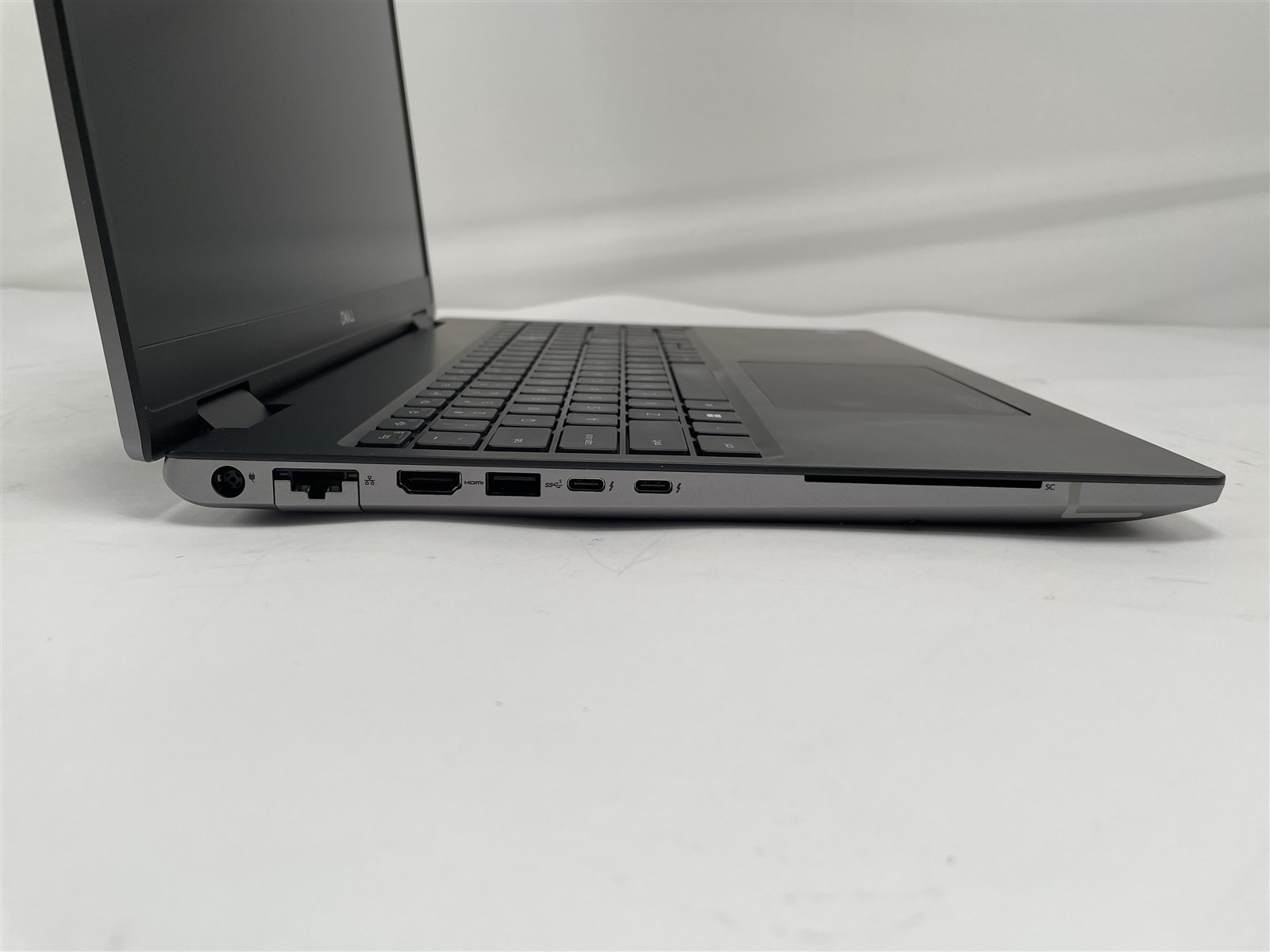Dell Precision 7670 16″ 16-Core i7-12850HX 64GB RAM 1TB SSD RTX A1000