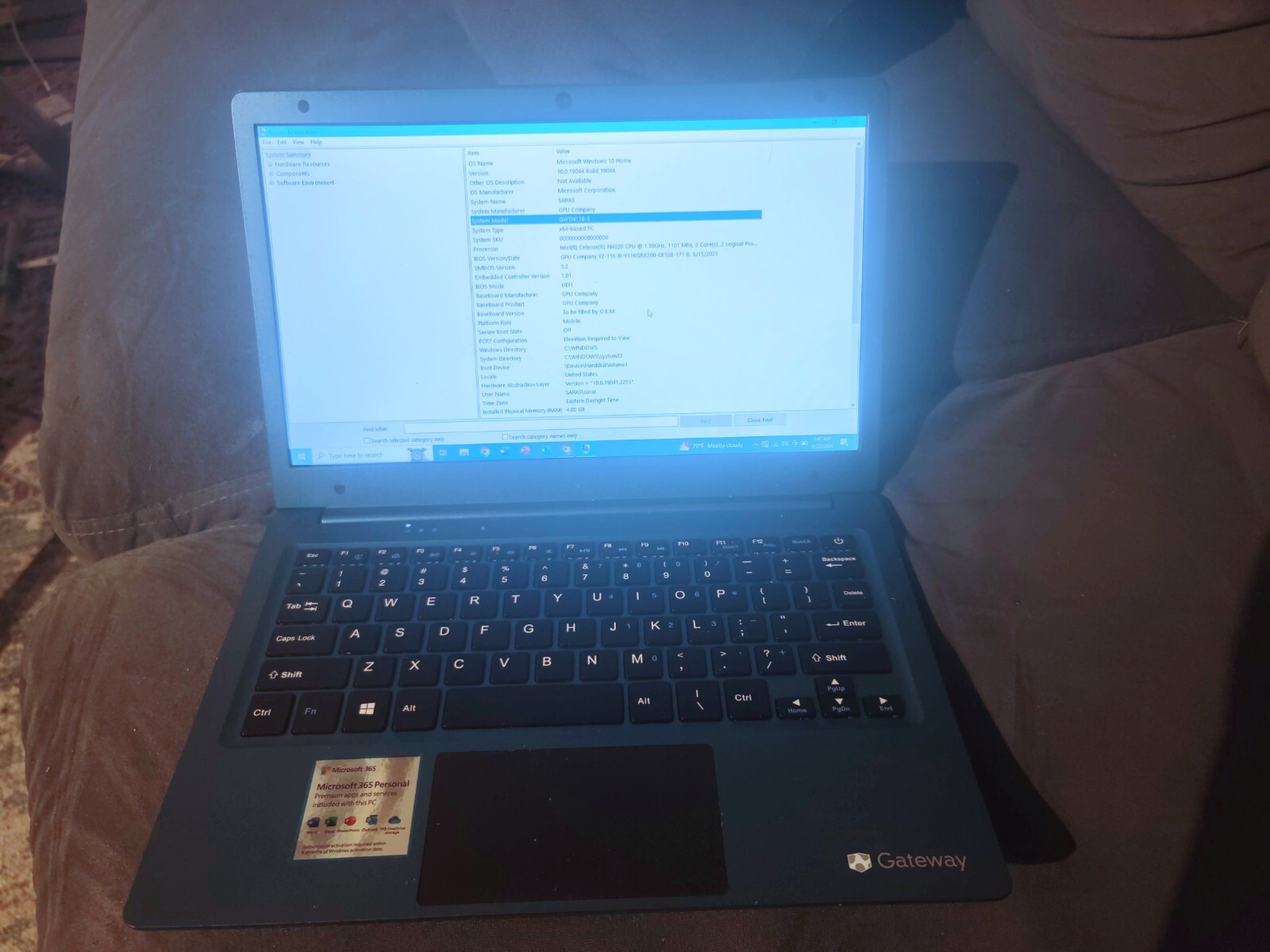 Gateway 11.6″ Ultra Slim Notebook, HD, Intel Celeron N4020, 64GB Storage, 4GB Me