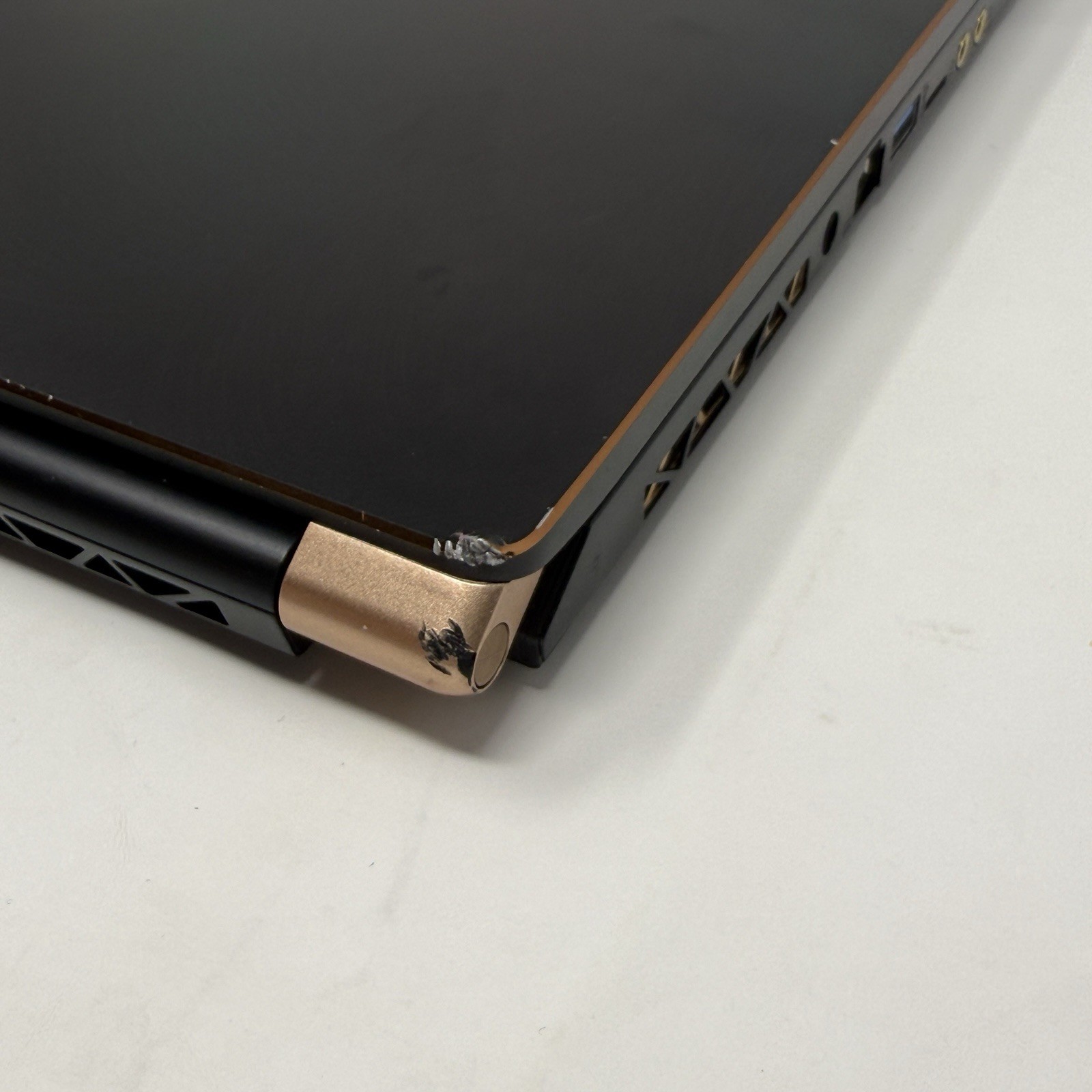 MSI GS75 Stealth 10SE-620 – 17.3″ FHD – i7-10875H –16GB RAM –RTX 2060 –512GB SSD