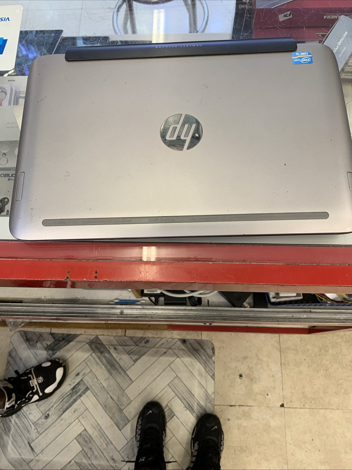 HP Pavilion x3 13-p110nr Multi-Touch 13.3″ 2 in 1 Detachable Laptop Win 10