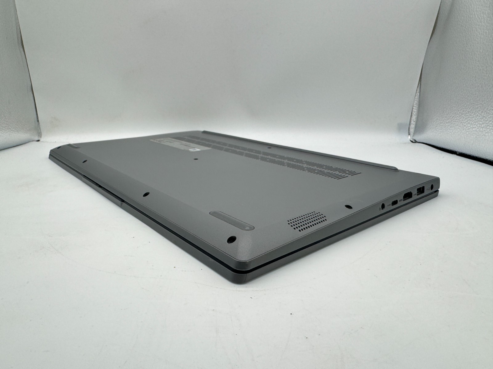 Lenovo Ideapad 1 15IAU7 15.6″ Touch laptop Intel Core i3 256GB 8GB 82QD00DHUS