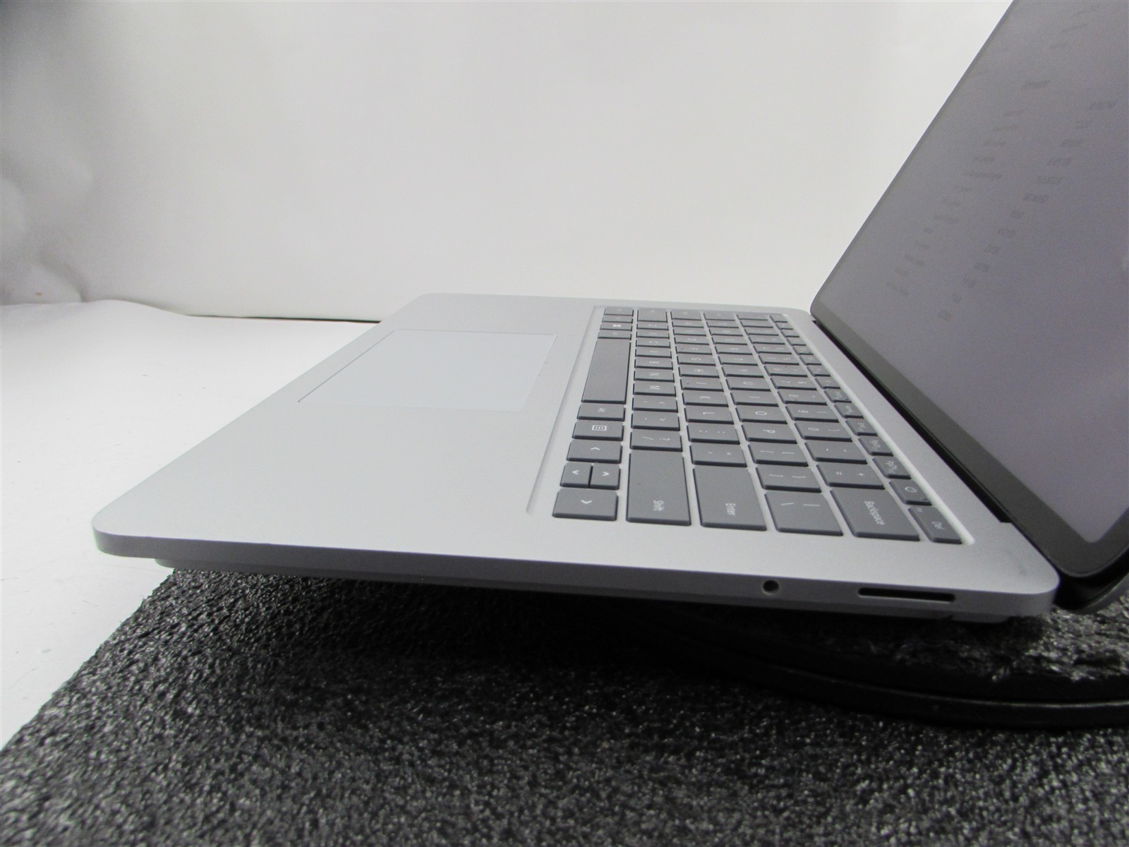 Microsoft Surface Laptop Studio 1964 i7-11370H 1TB SSD 32GB RTX A2000 *No A/C*