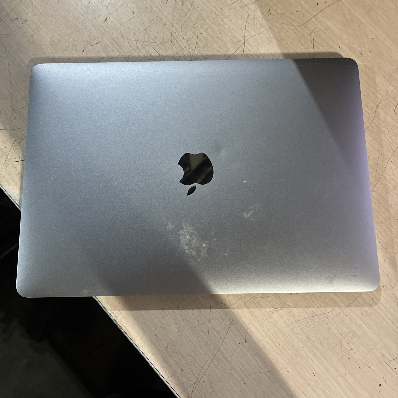 APPLE MACBOOK PRO “M2″ 8 CPU/10 GPU 13” 3.49GHZ 9GB RAM NO HD