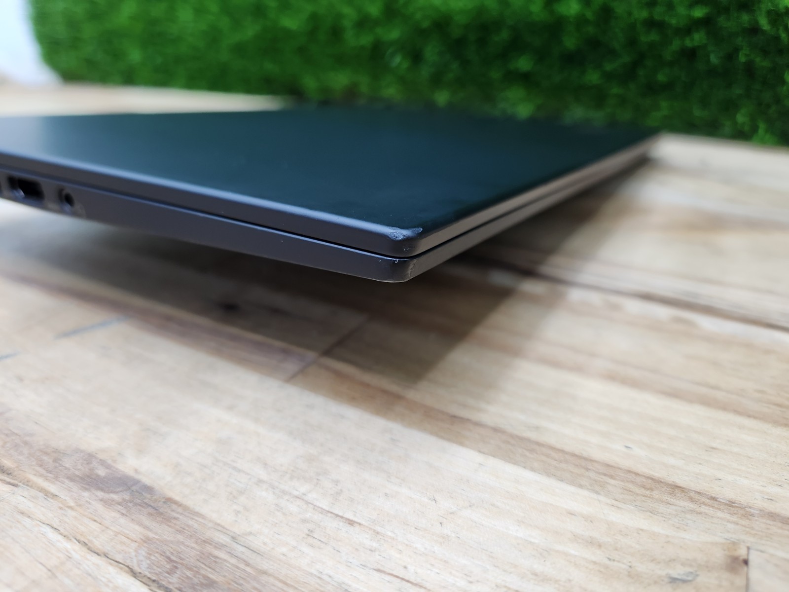 Lenovo ThinkPad X1 Carbon Gen 7 14″ FHD i5-10210U 8GB 256GB SSD Windows 11 Pro ~