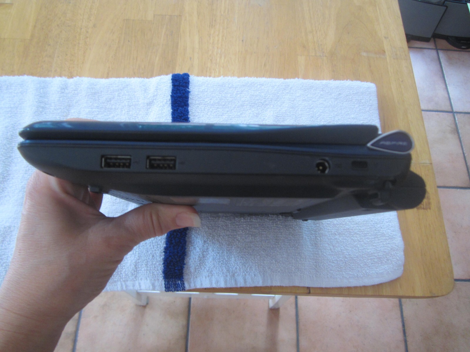 BLUE Acer Aspire One D150-1165 Laptop 1GBRAM 160GBHD GOOD SCREEN NoCORD – WORKS