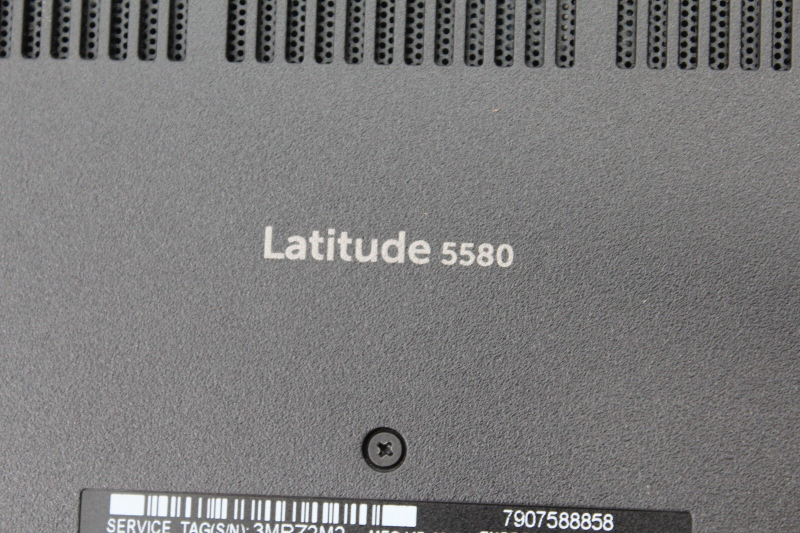 Dell Latitude 5580 i5 15.6″ Laptop No OS, HDD, or Charger #1o-49 See Notes