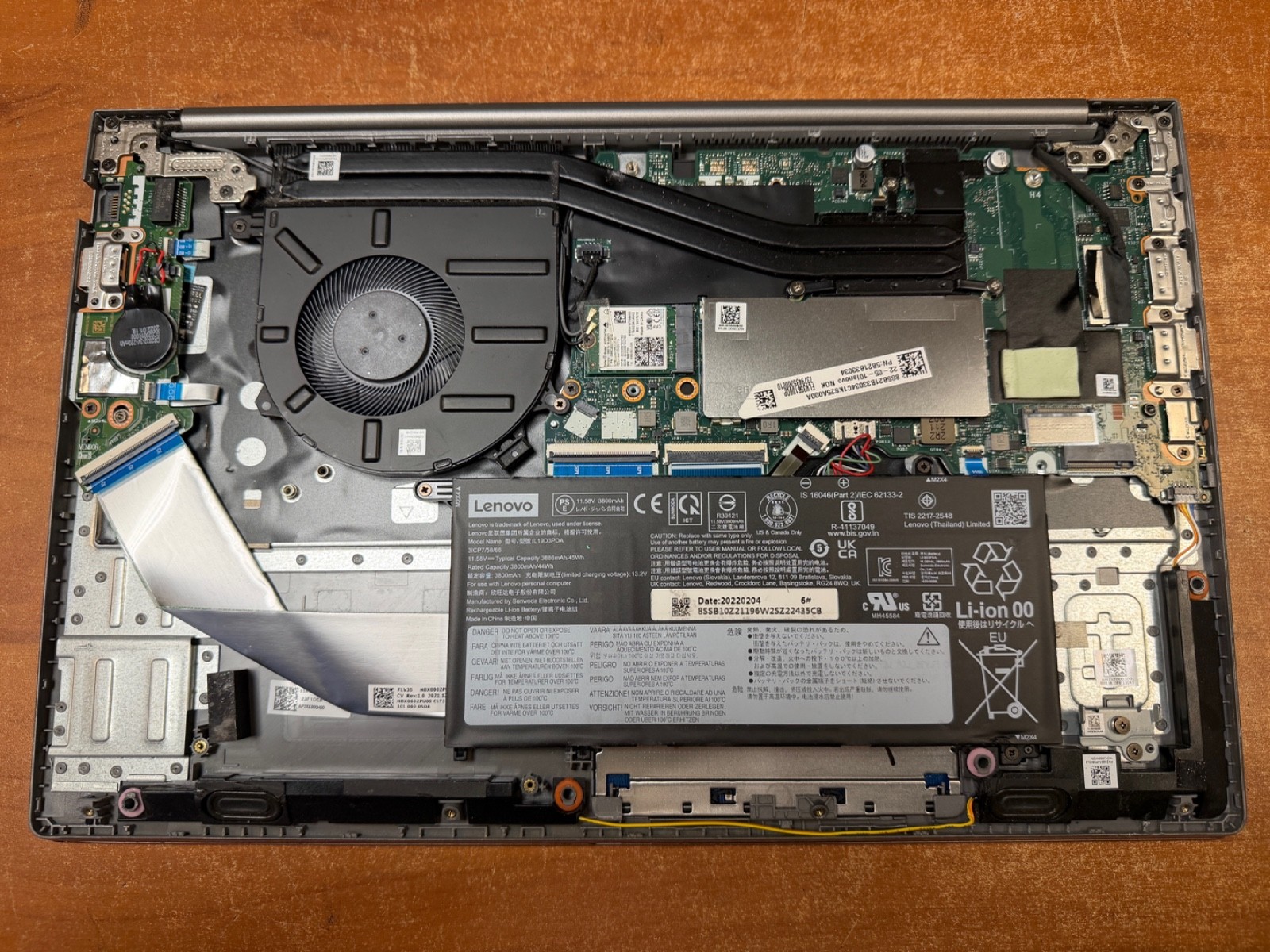ThinkBook 15 G2 ITL 15.6″ – Intel i7-1165G7 2.8GHz 8GB No HDD *Cracked Display*