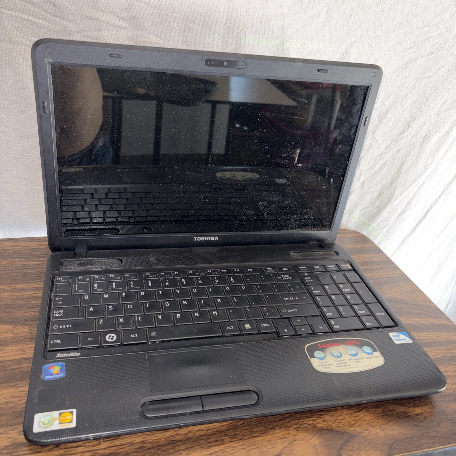 Toshiba Satellite C655-S5125 FOR PARTS.