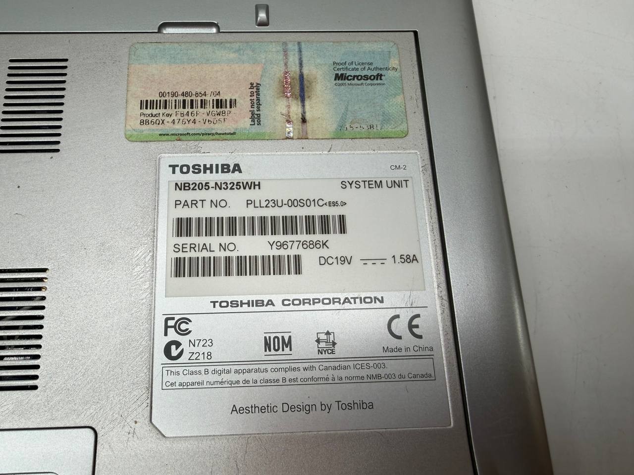 Toshiba NB205 Netbook 10.1″ Intel Atom N280 1.66GHz Windows 7 Starter Working