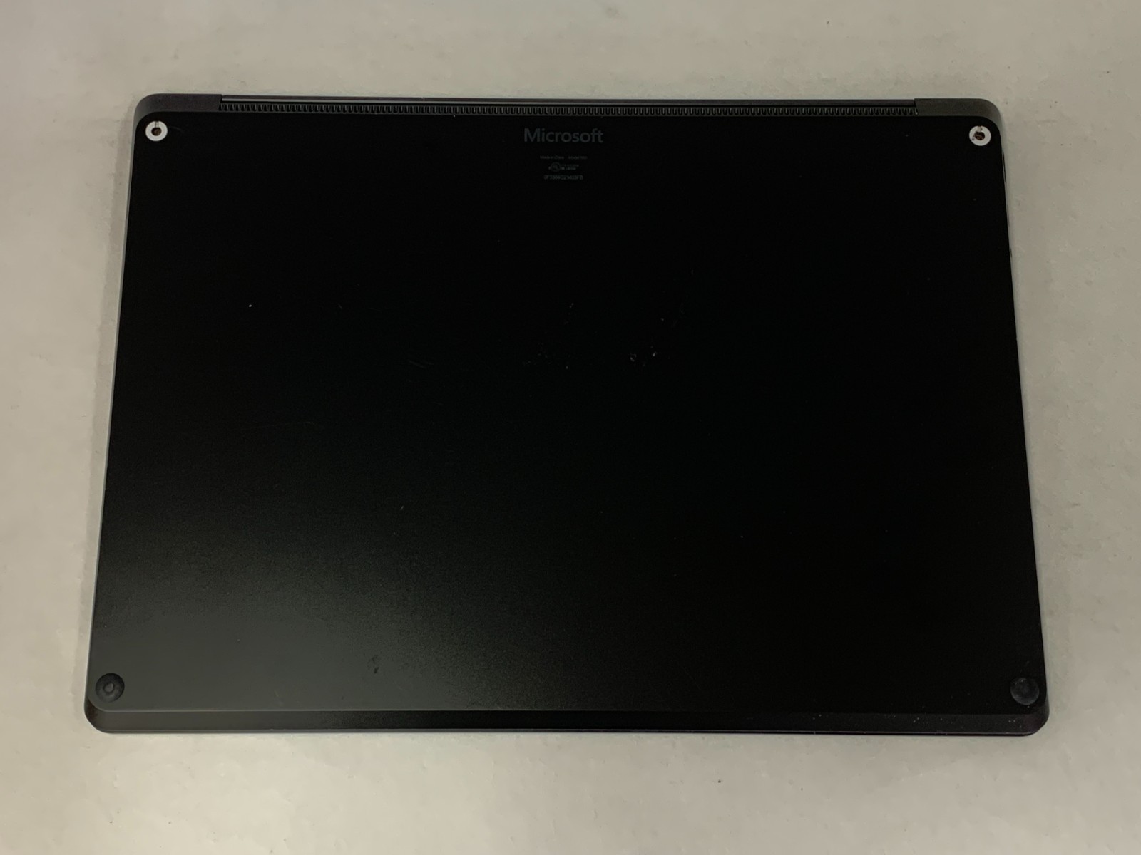 Microsoft Surface Laptop 5 1951 13.5″ i7-1255U 2.60GHz 16GB RAM 512GB SSD W11P