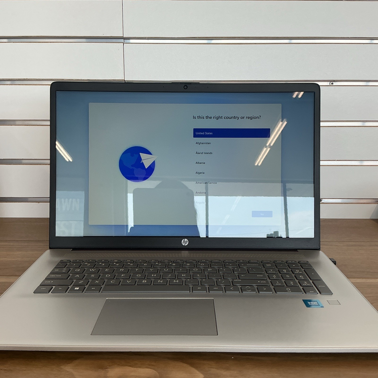 HP 17-CN3123DS 17.3″ Laptop i5-1335U 8GB RAM 256GB SSD Windows 11