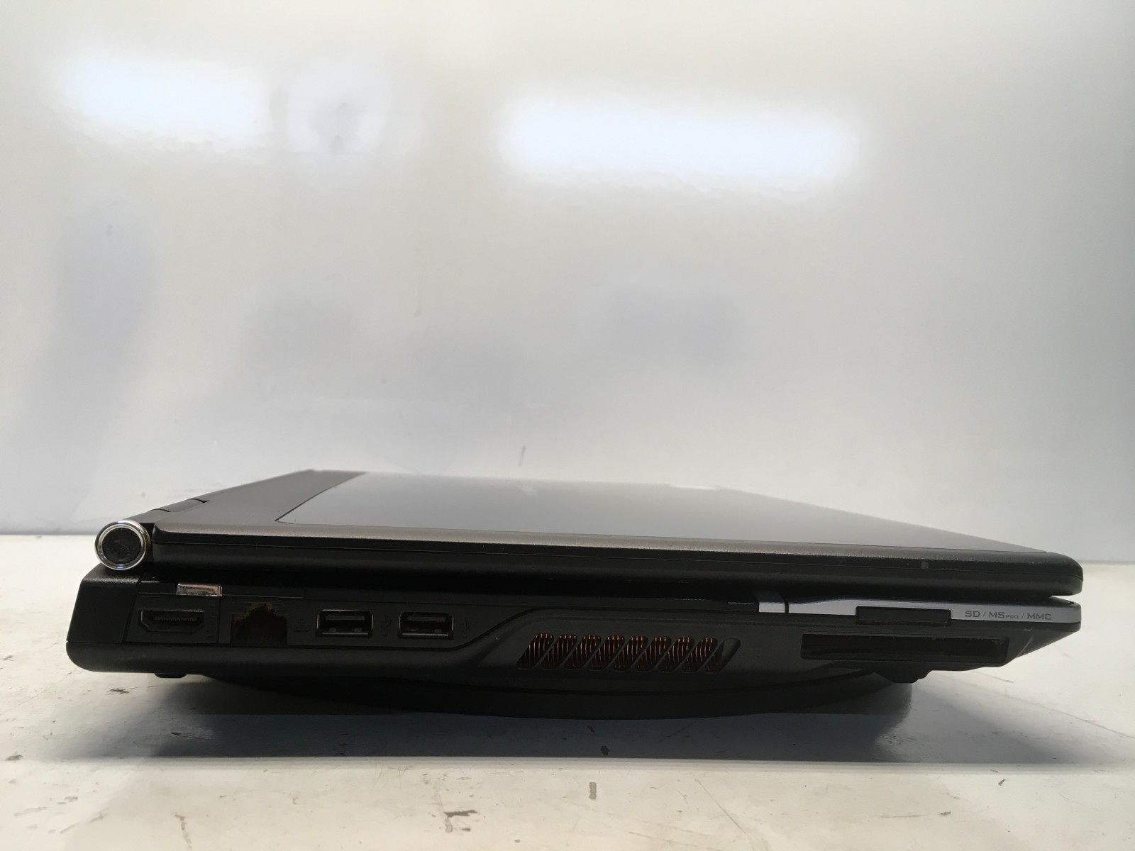 Medion Akoya E5312 AMD Turion 64 X2 TL-58 1900MHz 2 GB NO HDD