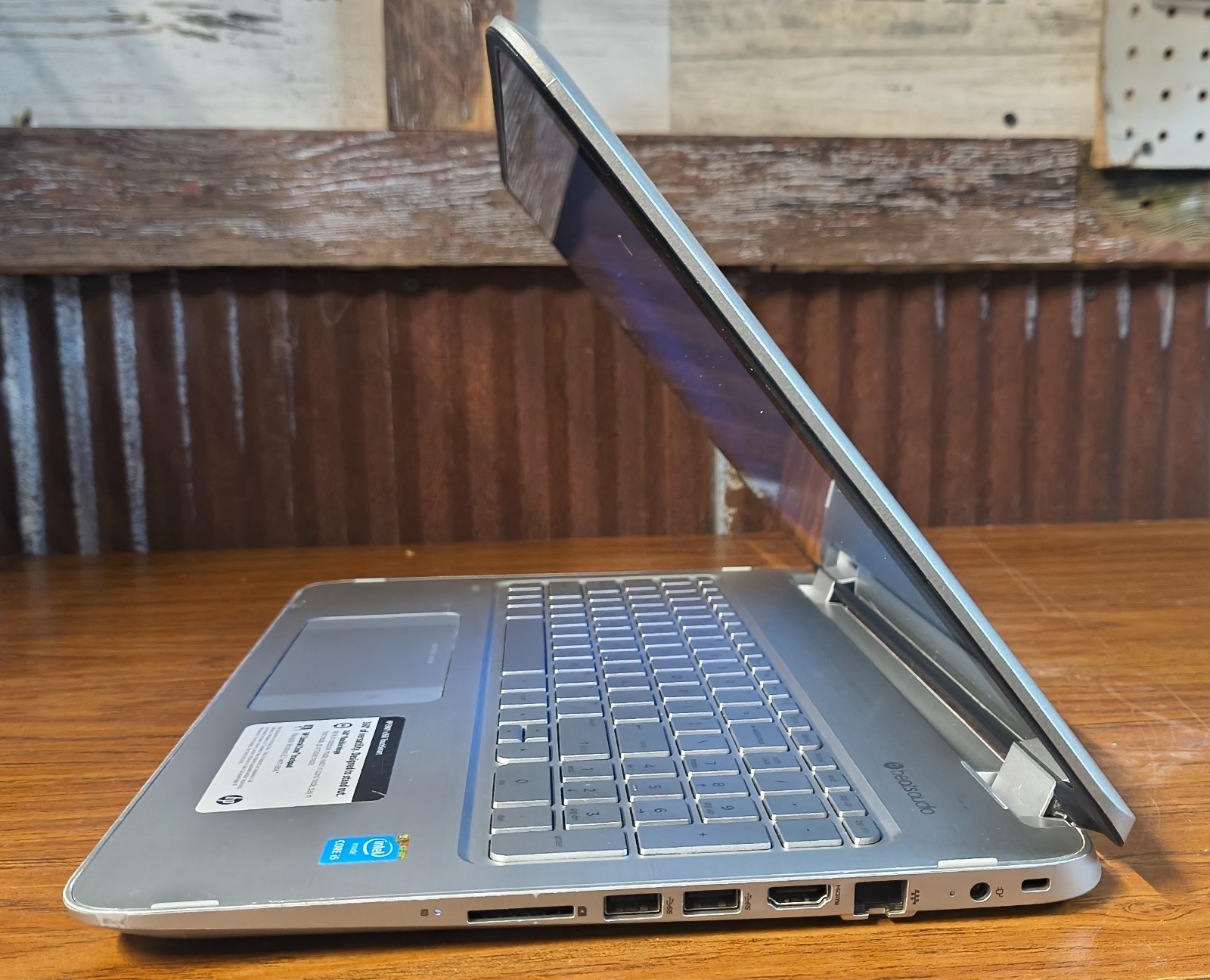 HP Envy x360 15-u010dx (Touch / Windows 11 / Core i5-4210U / 8GB / 250GB)
