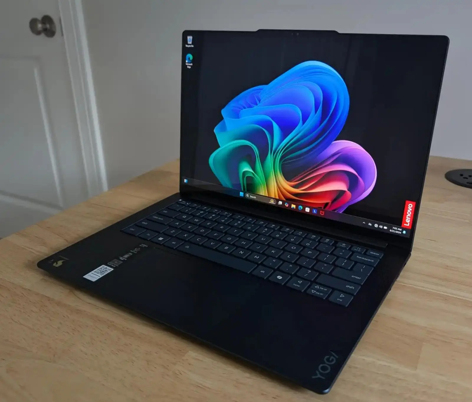 Lenovo Yoga Slim 7X Snapdragon X Elite 12 Core Laptop 16GB RAM 512GB
