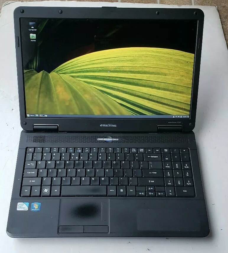 emachines E527 Intel Celeron CPU 900 @ 2.20GHz 3GB RAM 160GB HDD wifi Linux Mint