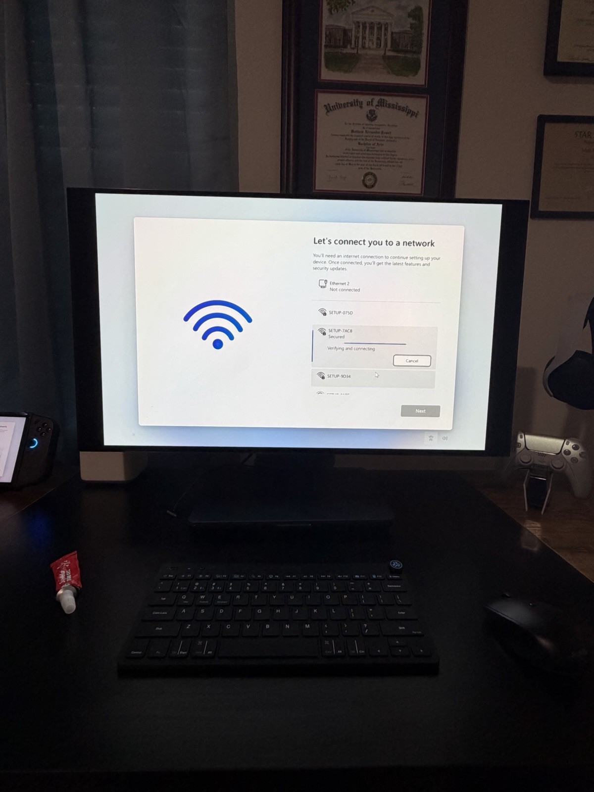 Lenovo Legion Go Z1 Extreme 8-in-1 Dock with 1TB SSD and 16GB RAM